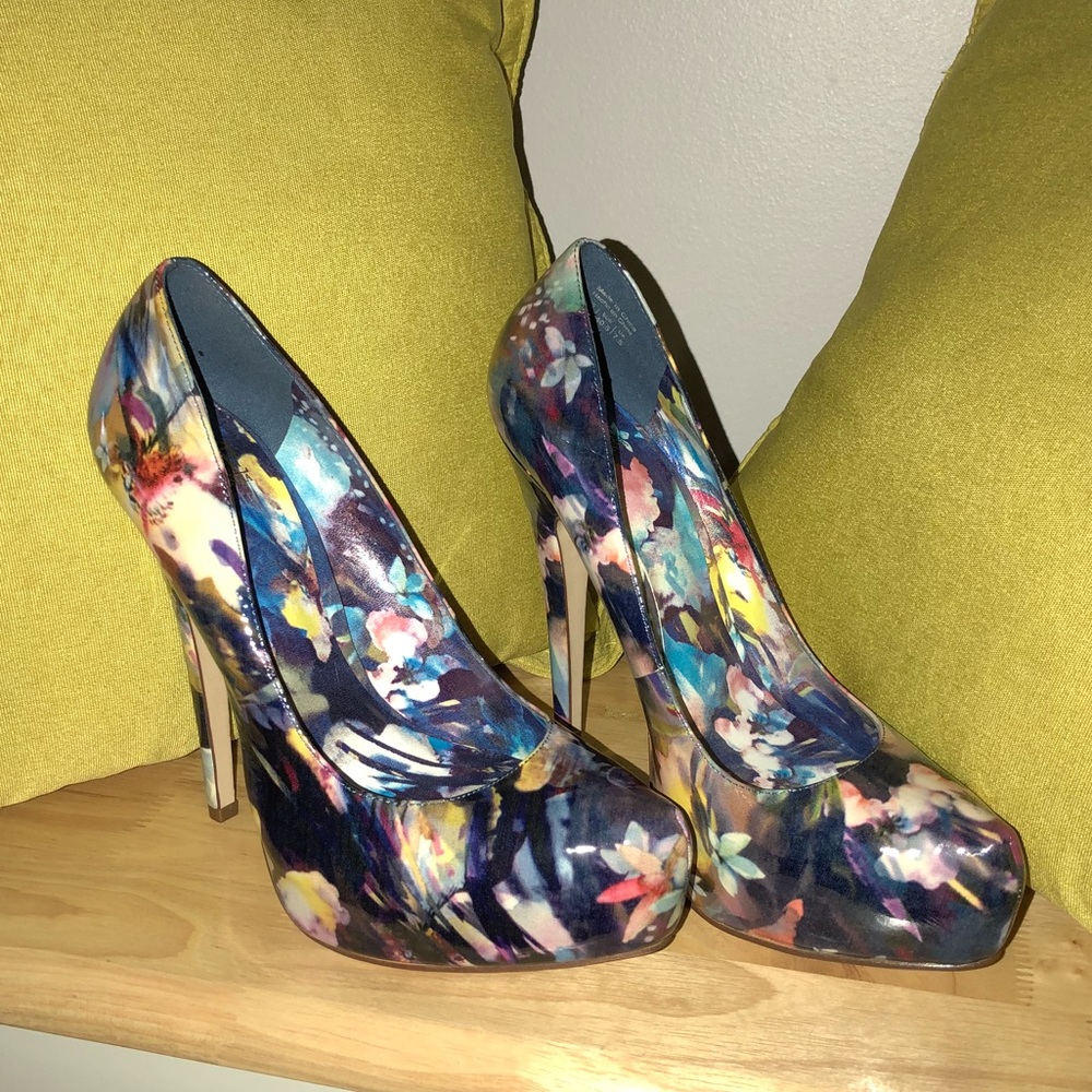 Hidden platform heels!
